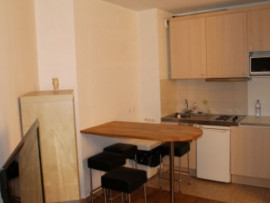 
                                                                                        Location
                                                                                         29 m² au 3ème étage avec 2 ascenseurs Cuisine