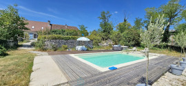 
                                                                                        Vente
                                                                                         A Rocamadour belle longère avec piscine avec une superbe vue.