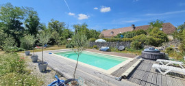 
                                                                                        Vente
                                                                                         A Rocamadour belle longère avec piscine avec une superbe vue.