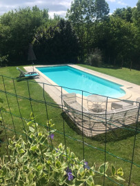 
                                                                                        Vente
                                                                                         A Voir! Maison en pierre, 6 chambres, piscine au sol, jardin 2016 m2