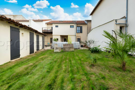 
                                                                                        Vente
                                                                                         ALBI CENTRE MAISON DE VILLE 230 M² JARDIN 1000 M²