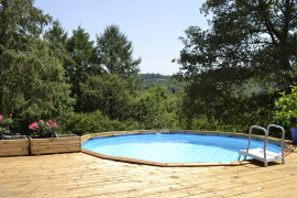 
                                                                                        Vente
                                                                                         Ancien corps de ferme du XVIIIe niché dans le calme de la nature du Périgord vert. 