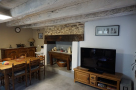 
                                                                                        Vente
                                                                                         Ancien corps de ferme du XVIIIe niché dans le calme de la nature du Périgord vert. 