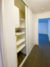 
                                                                                        Vente
                                                                                         Appartement 2 pièces dans résidence sécurisée