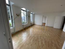 
                                                                                        Location
                                                                                         Appartement 3 chambres, centre ville