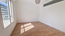 
                                                                                        Vente
                                                                                         SOUS COMPROMIS Appartement  3 Pièce(s) 68 m²