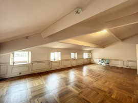 
                                                                                        Vente
                                                                                         Appartement 3 pièces Avignon Intra Muros