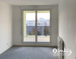 
                                                                                        Vente
                                                                                         Appartement 3p  avec loggia vue sur la Tour Eiffel