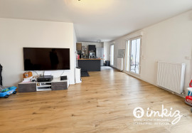 
                                                                                        Vente
                                                                                         Appartement 4 pièces avec très grande terrasse