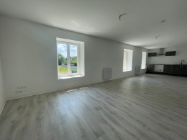 
                                                                                        Location
                                                                                         Appartement F4 lumineux de 70mètres carrés