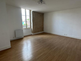 
                                                                                        Location
                                                                                         Appartement 71m2 NEVERS