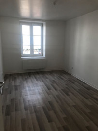 
                                                                                        Location
                                                                                         Appartement 84 m²