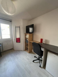 
                                                                                        Location
                                                                                         appartement chambre 1 pièce 13 m²