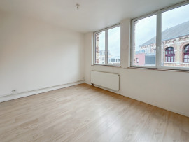 
                                                                                        Location
                                                                                         Appartement en duplex dans résidence 130m2