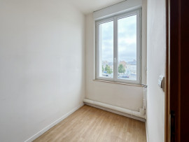 
                                                                                        Location
                                                                                         Appartement en duplex dans résidence 130m2