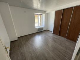 
                                                                                        Location
                                                                                         Appartement F2 lumineux de 43mètres carrés