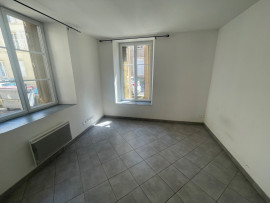 
                                                                                        Location
                                                                                         Appartement F2 de 33m² équipé