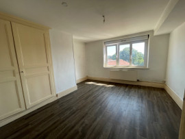 
                                                                                        Location
                                                                                         Appartement F3 lumineux de 70m²