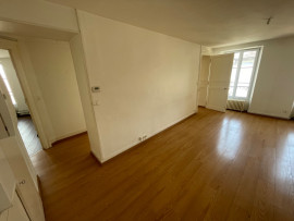 
                                                                                        Location
                                                                                         Appartement F4 de 110m² centre-ville