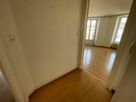 
                                                                                        Location
                                                                                         Appartement F4 de 110m² centre-ville