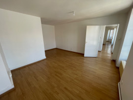 
                                                                                        Location
                                                                                         Appartement F4 de 110m² centre-ville