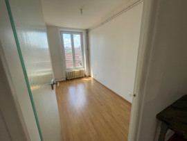 
                                                                                        Location
                                                                                         Appartement F4 de 110m² centre-ville