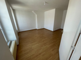 
                                                                                        Location
                                                                                         Appartement F4 de 110m² centre-ville