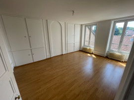 
                                                                                        Location
                                                                                         Appartement F4 de 110m² centre-ville