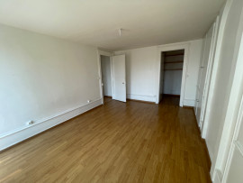 
                                                                                        Location
                                                                                         Appartement F4 de 110m² centre-ville