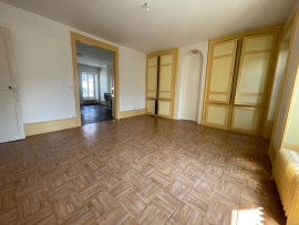 
                                                                                        Location
                                                                                         Appartement F4 lumineux de 120m²