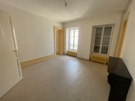 
                                                                                        Location
                                                                                         Appartement F4 lumineux de 120m²