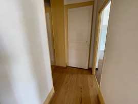 
                                                                                        Location
                                                                                         Appartement F4 lumineux de 120m²