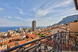 
                                                                                        Vente
                                                                                         Appartement lumineux avec vue panoramique sur la mer et Monaco