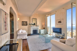 
                                                                                        Vente
                                                                                         Appartement lumineux avec vue panoramique sur la mer et Monaco