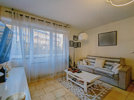 
                                                                                        Vente
                                                                                         Appartement T4 - 80m² - A rafraîchir - Centre ville de SAINTE-MAXIME