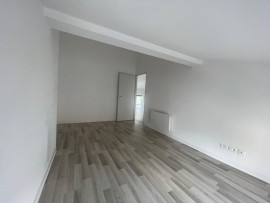 
                                                                                        Location
                                                                                         Appartement T5 de 89m² centre-ville de Mirecourt