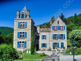 
                                                                                        Vente
                                                                                         ARDECHE - CHATEAU du XVIIème 1400 M² - CHAMBRES D’HÔTES - GÎTES - SOURCES - 1.8 HA