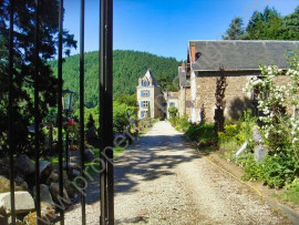 
                                                                                        Vente
                                                                                         ARDECHE - CHATEAU du XVIIème 1400 M² - CHAMBRES D’HÔTES - GÎTES - SOURCES - 1.8 HA