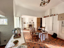 
                                                                                        Vente
                                                                                         Avignon Intra-Muros- Maison-133 m²