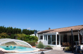 
                                                                                        Vente
                                                                                         Baisse de prix Pl-pied, 7 pièces 7600 m2  piscine