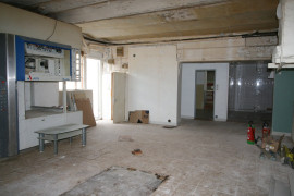 
                                                                                        Vente
                                                                                         Barrême , immeuble , local commercial , appartemeet 200 M2 