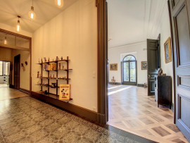 
                                                                                        Vente
                                                                                         Bas Cimiez Carabacel - Appartement atypique dans Palais bourgeois