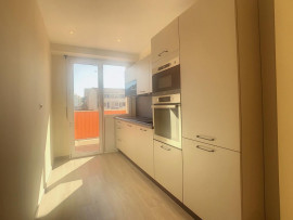 
                                                                                        Vente
                                                                                         Bas Riquier : standing ,  3 Pièces rénové  70 m²  , terrasse , parking