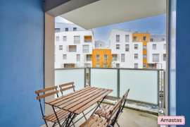 
                                                                                        Colocation
                                                                                         Belle colocation 3 chambres avec balcon et parking