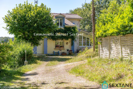 
                                                                                        Vente
                                                                                         BERGERAC EST, grande maison en pierres sans aucun vis à vis, vue dégagée panoramique sur la campagne, 5 chambres, beaux volumes, piscine, triple garage, atelier, 7000 m2