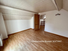 
                                                                                        Vente
                                                                                         BERGERAC,maison année 30 avec extension, vie de plain-pied possible, 4 chambres, véranda, terrasse couverte, piscine hors-sol, grand terrain