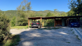 
                                                                                        Vente
                                                                                         Castellane , Gorges du Verdon 2 Appartements 86 M2 ,jardin 400 M2 