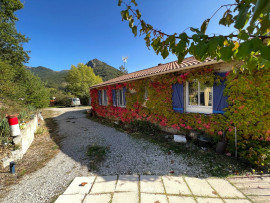 
                                                                                        Vente
                                                                                         Castellane , Parc , Verdon , maison individuelle 90 M2 sur un terrain de 1128 M2 