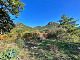 
                                                                                        Vente
                                                                                         Castellane , Parc , Verdon , maison individuelle 90 M2 sur un terrain de 1128 M2 