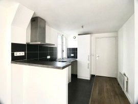 
                                                                                        Vente
                                                                                         Charmant appartement situé dans un immeuble entièrement rénové en 2011